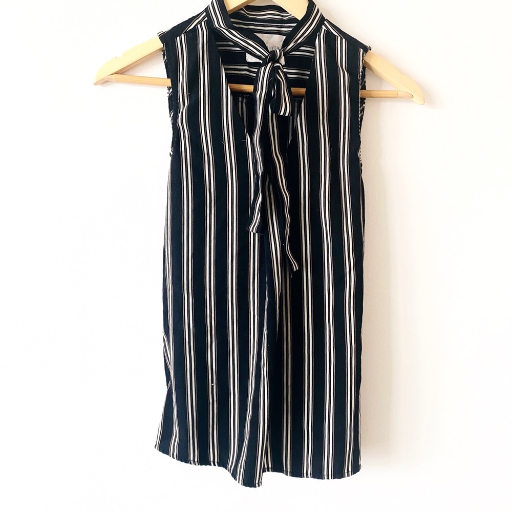 Moon River Anthropologie Black Sleeveless Top
